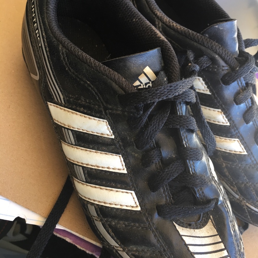 Adidas kid soccer shoes